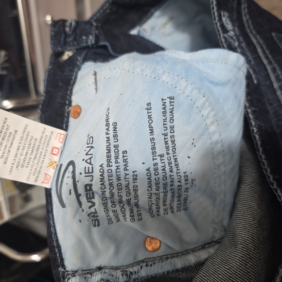 Silver Jeans Co. Tuesday Low Rise Boot Cut Jean - Picture 10 of 11